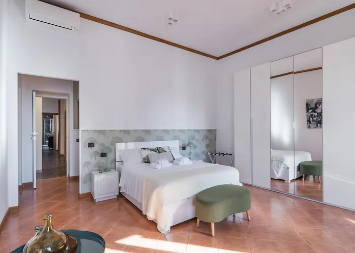 The Rent - Three-bedroom Near Piazza Barberini * Roma