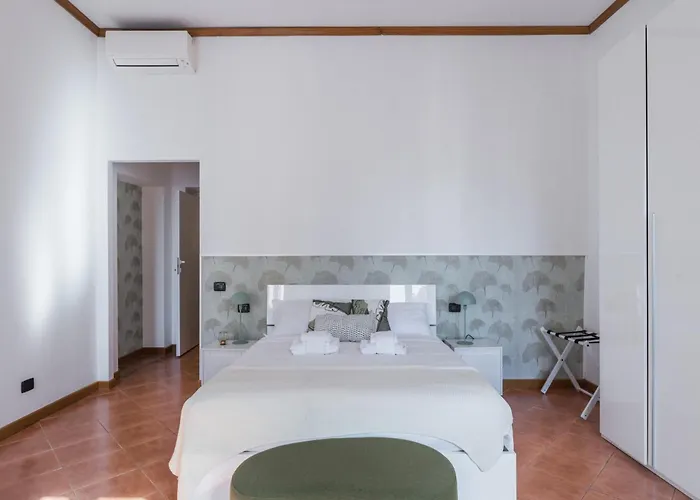 The Rent - Three-bedroom Near Piazza Barberini * Roma