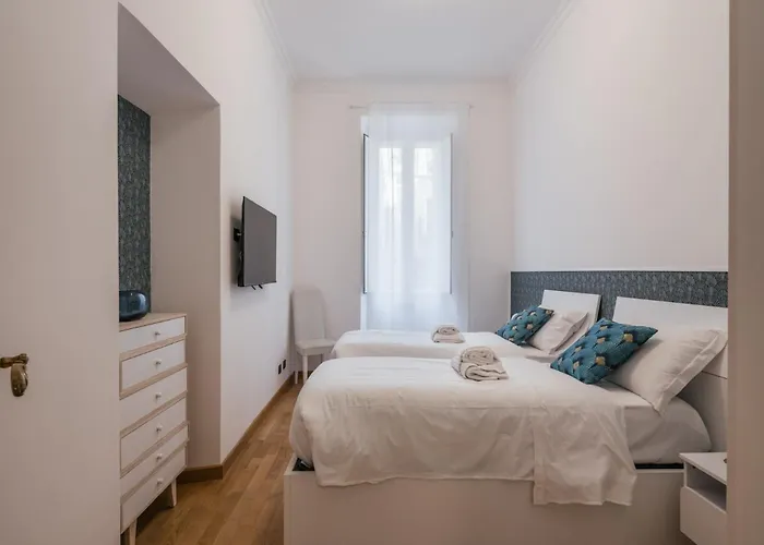 The Rent - Three-bedroom Near Piazza Barberini Roma