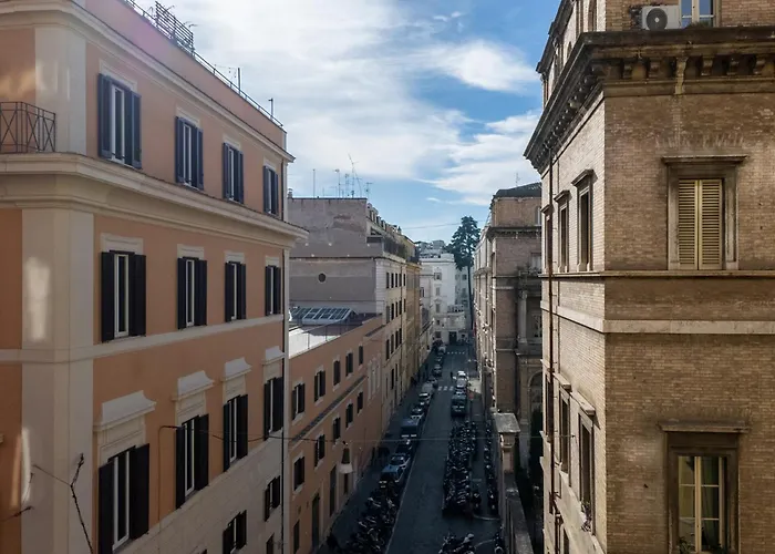 The Rent - Three-bedroom Near Piazza Barberini Apartamento